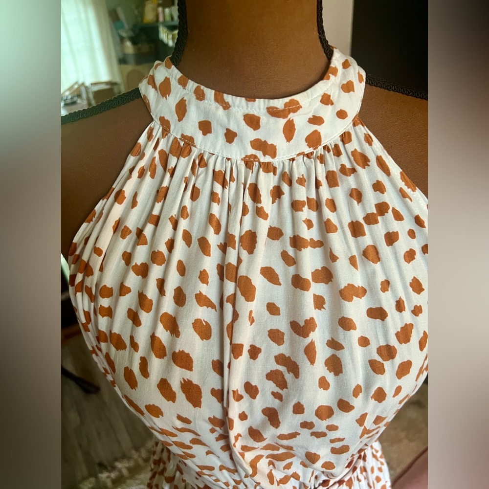 Chic White and Brown Patterned Maxi Dress - Picture 3 of 6